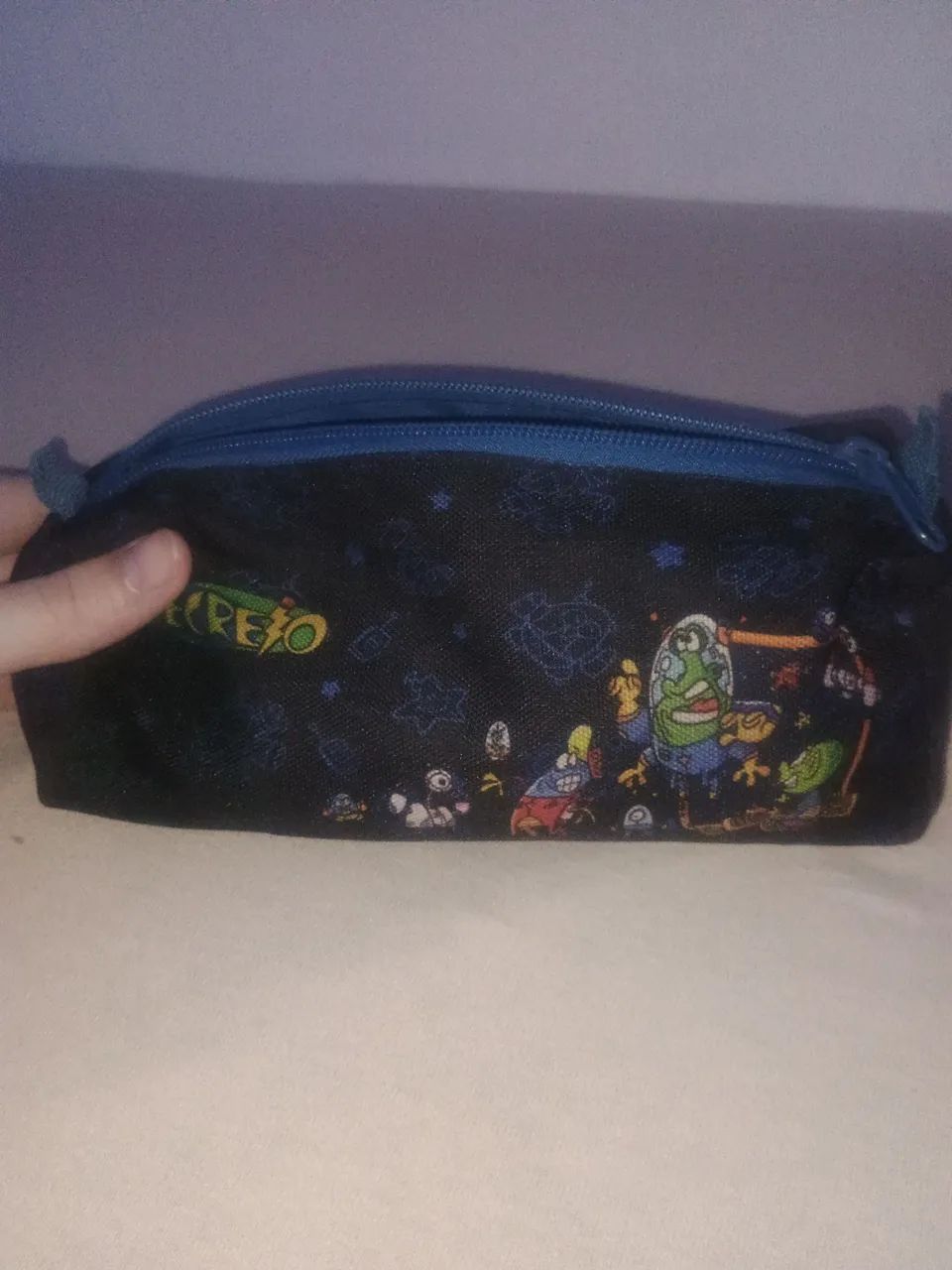 Vendo estojo cheio de canetinhas - Foto 2