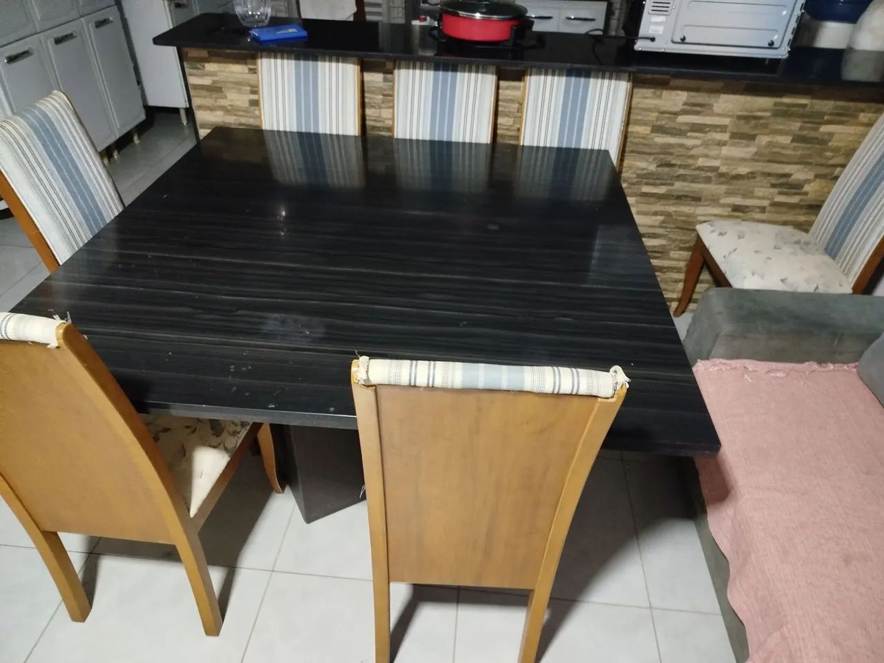 Mesa de mármore com 7 cadeiras  - Foto 3