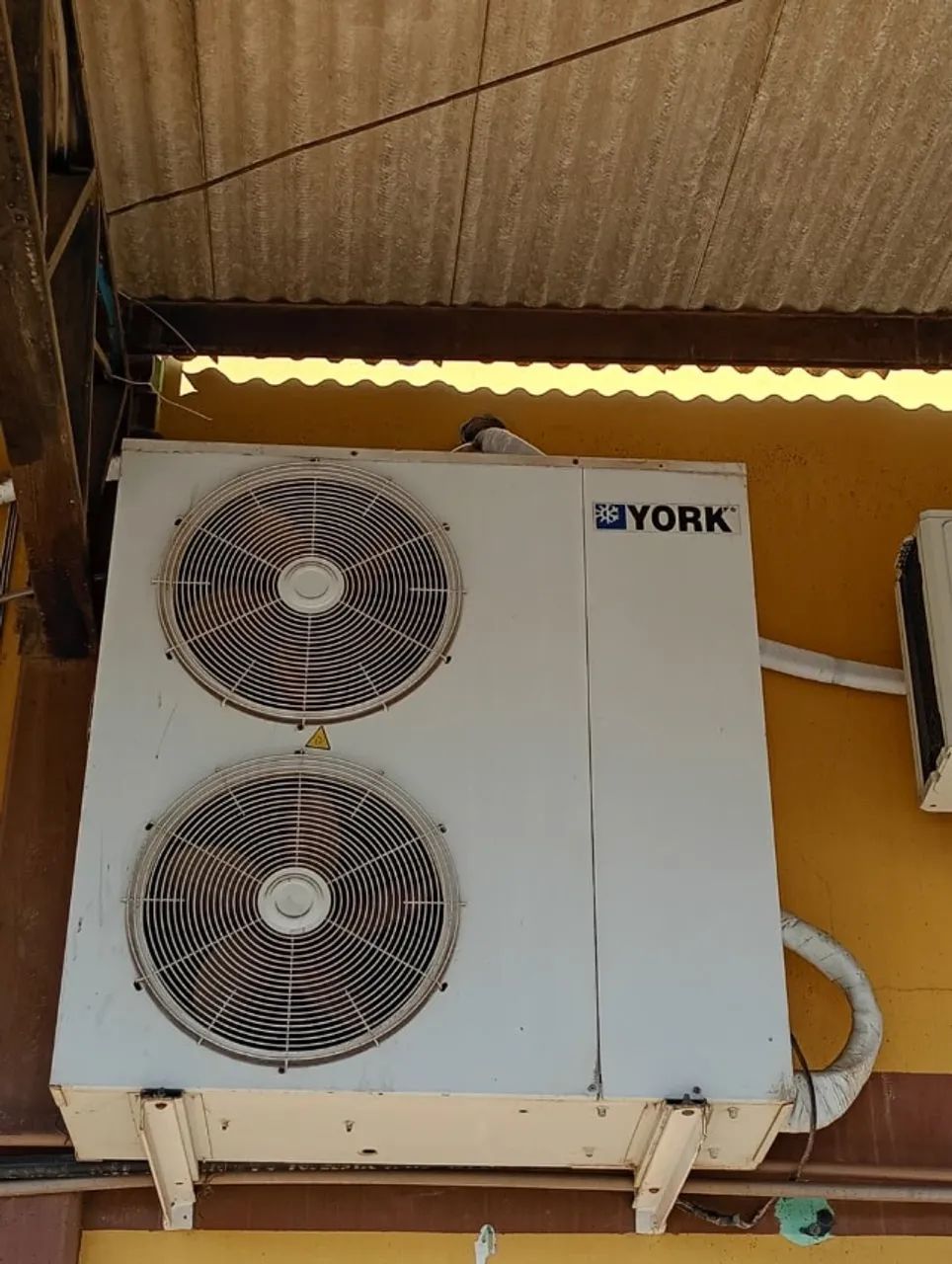 Ar Condicionado Split Piso Teto York 60.000 BTUs - Completo e Gelando - Foto 2