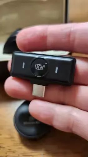 Microfone de Lapela Duplo Sem Fio - Com Estojo e Redução de Ruído - Novo - Foto 4