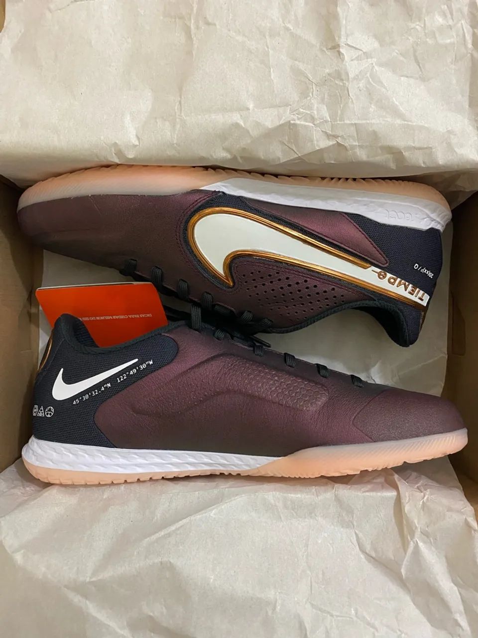 Chuteira Nike React Legend 9 Pro Futsal - Calçados Esportivos