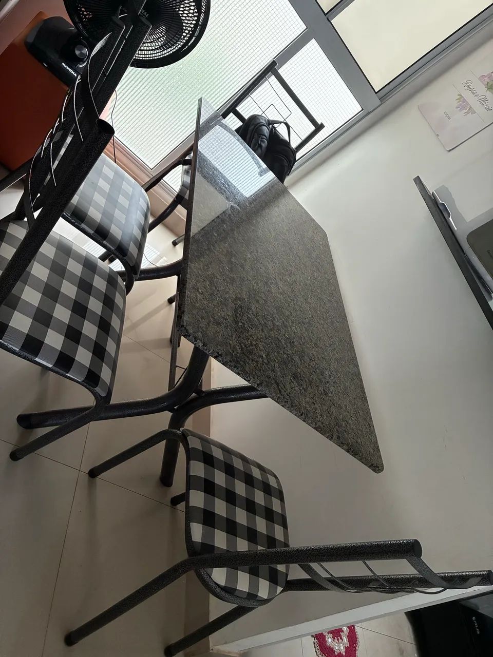 Mesa de estar de mármore
