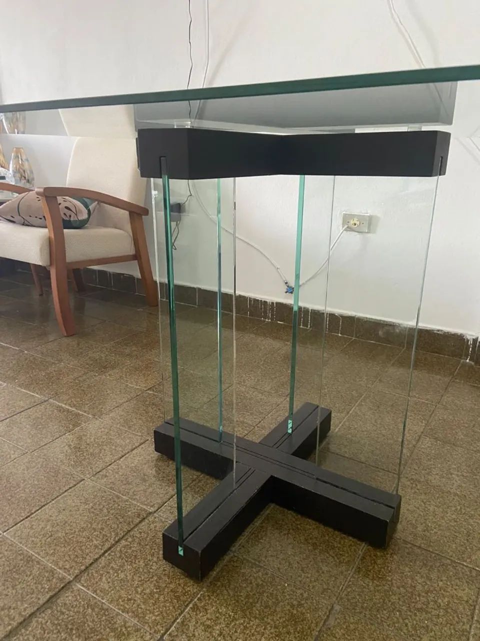 Mesa madeira 4 lugares, com cadeiras - Foto 3