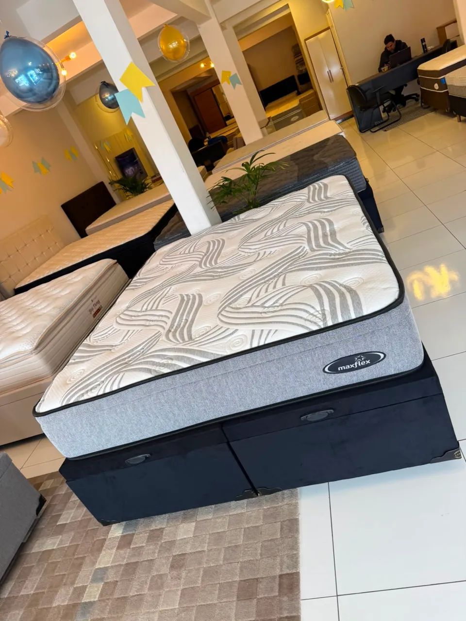 Colchão Queen MAXFLEX COM BASE BAÚ TOP - Entrego!  - Foto 4