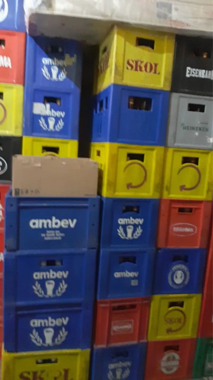 Engradado de cerveja + cascos  - Foto 2