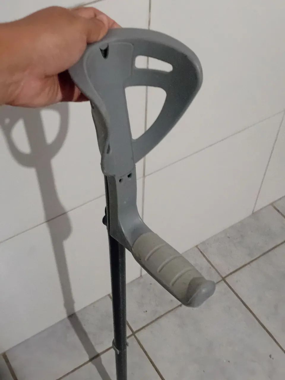 MULETA DE APOIO COM DESCANSO DE ANTEBRAÇO  - Foto 2