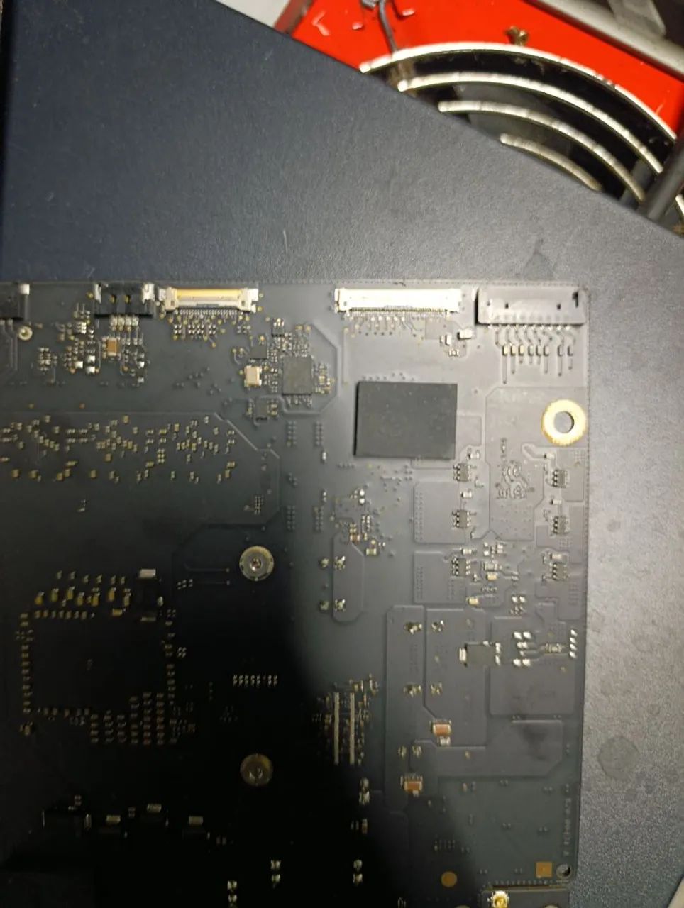 Placa iMac a1418 i5 2015 820-00431a com defeito  - Foto 4
