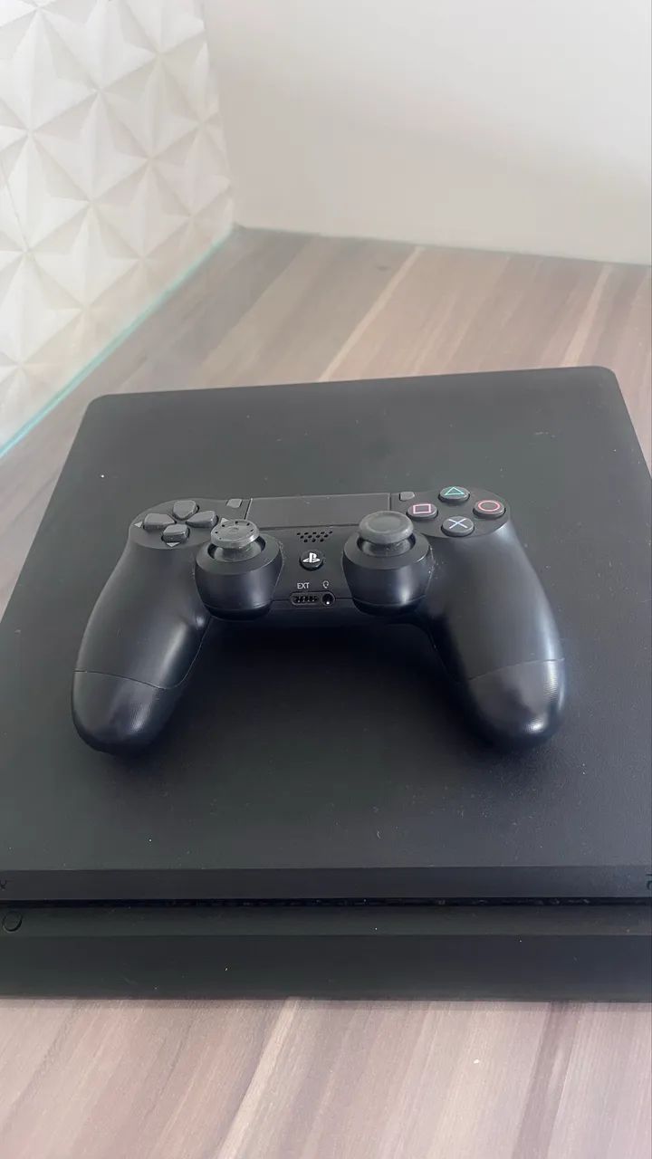 Ps4 com controle e dois jogos - Foto 3