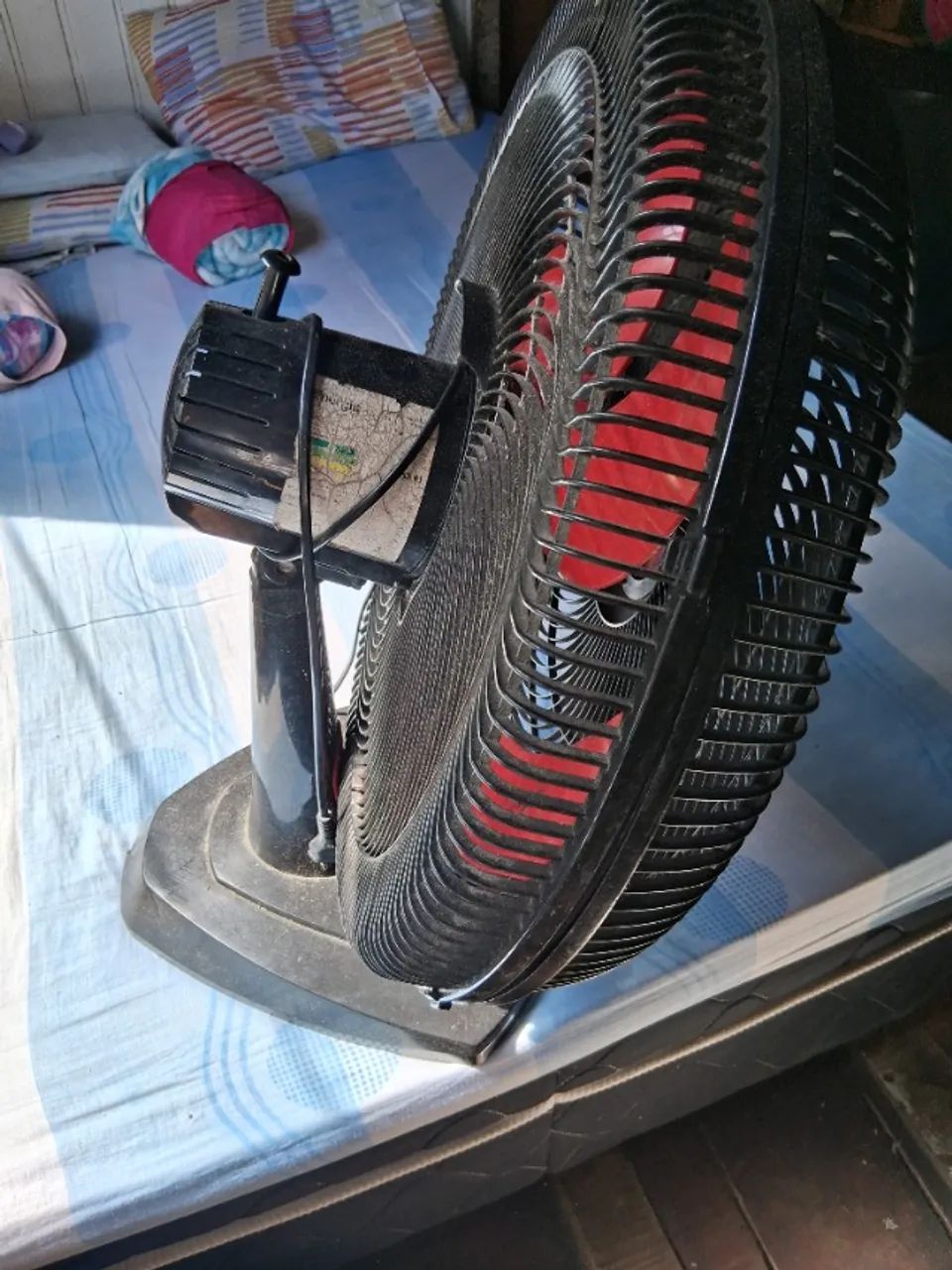 Ventilador de mesa Polishop com defeito  - Foto 3