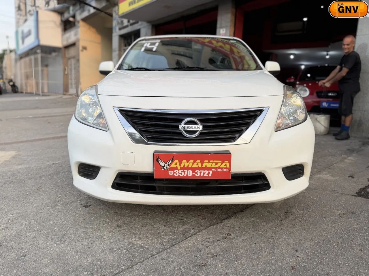Nissan Versa SV 1.6 16V 2014