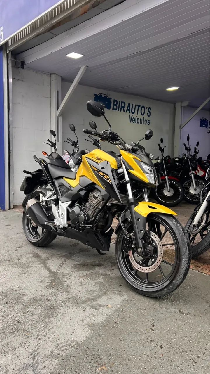 CB 300F 2024