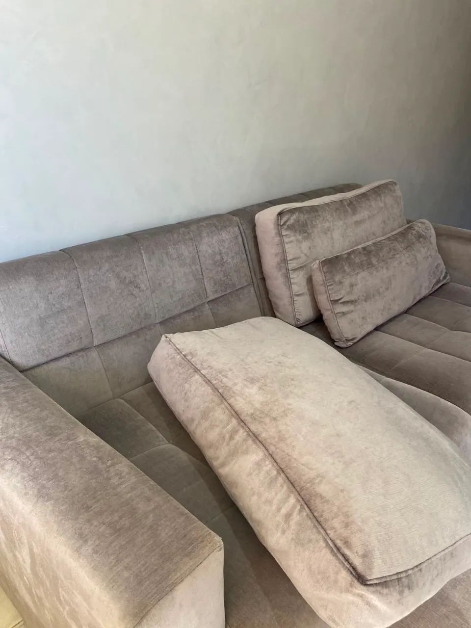 Sofá Retrátil 2,40m em Suede | Higienizado | Excelente Estado - Foto 5