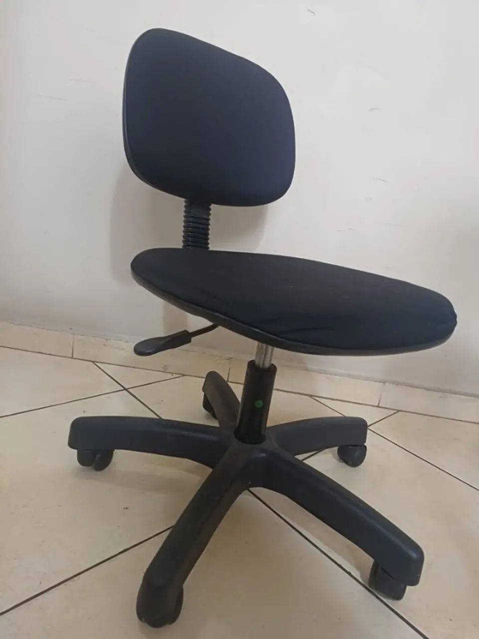 Cadeira Giratória de Escritório Gamer - Usada - Foto 2