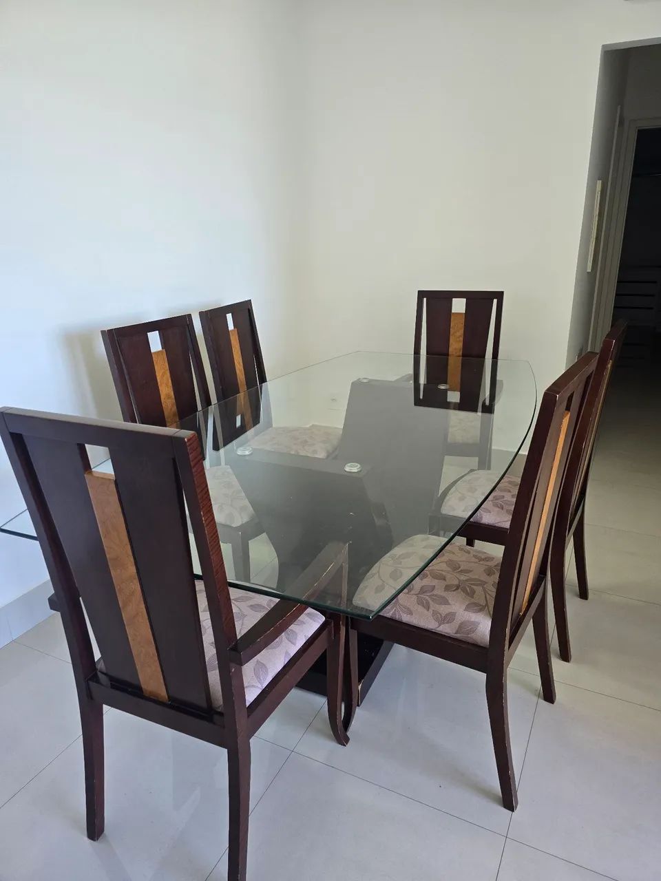Mesa com 6 cadeiras - Foto 2