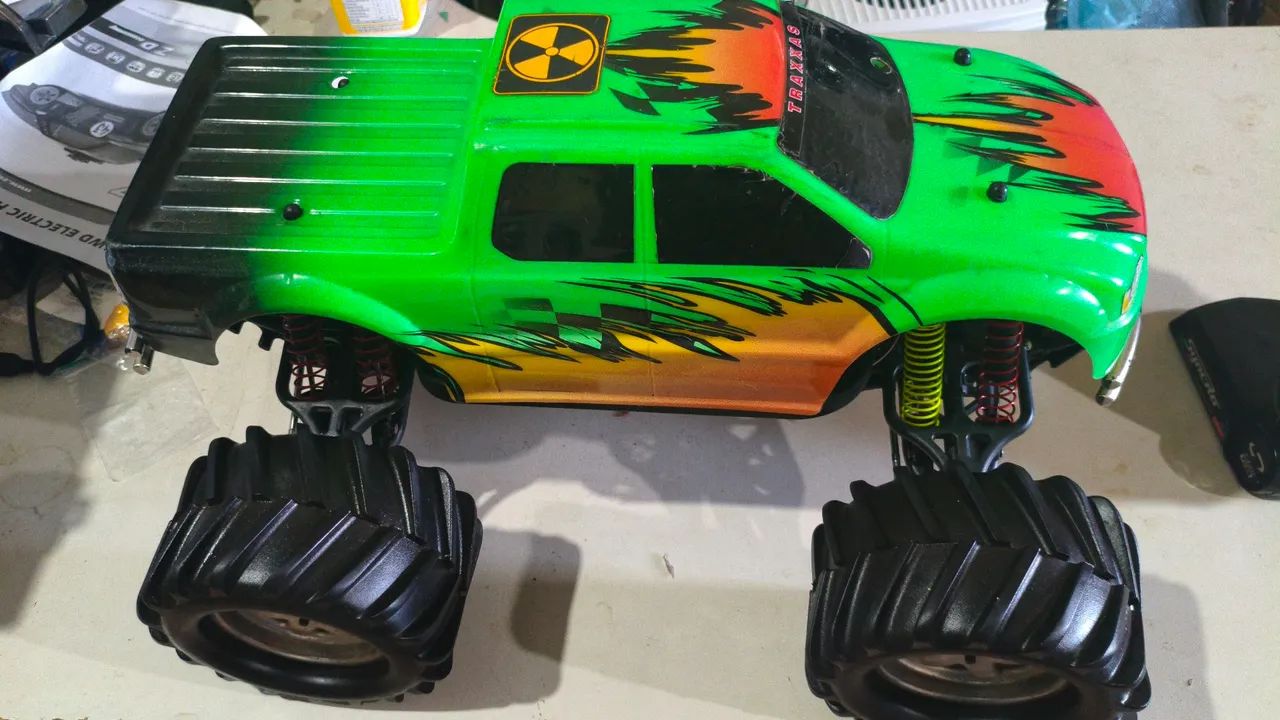 Rc Automodelo Traxxas Emaxx 2 motores 4s 2 macha