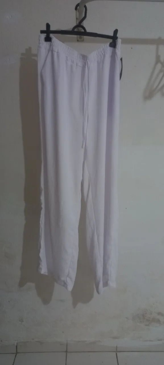 Calça Pantalona Plus Size Duna com Elástico na Cintura.