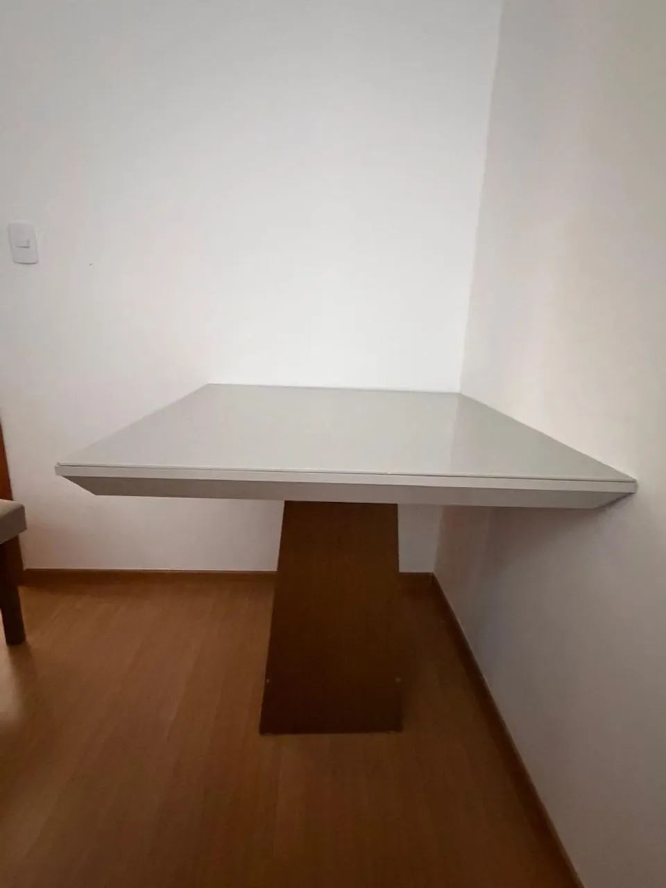 Vende-se mesa de 4 cadeiras novinha  - Foto 5