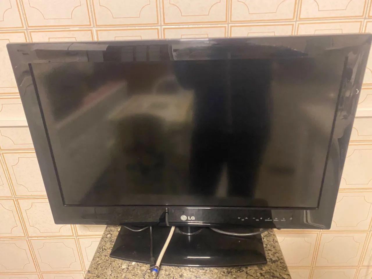 Tv LG 26 polegadas semi nova em ótimo estado (não é smart)