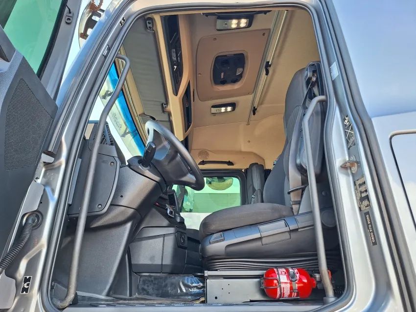 MB Actros 2651S ano 23/24 Cinza - Foto 15