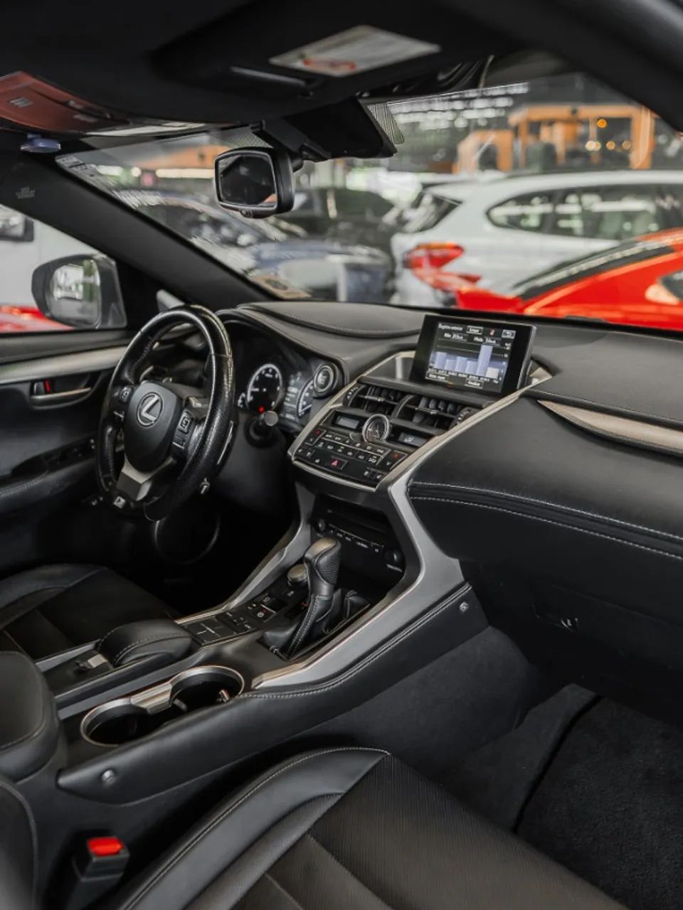 Lexus NX-200t F-sport 2.0 16V 238cv Aut., foto 13 de 18