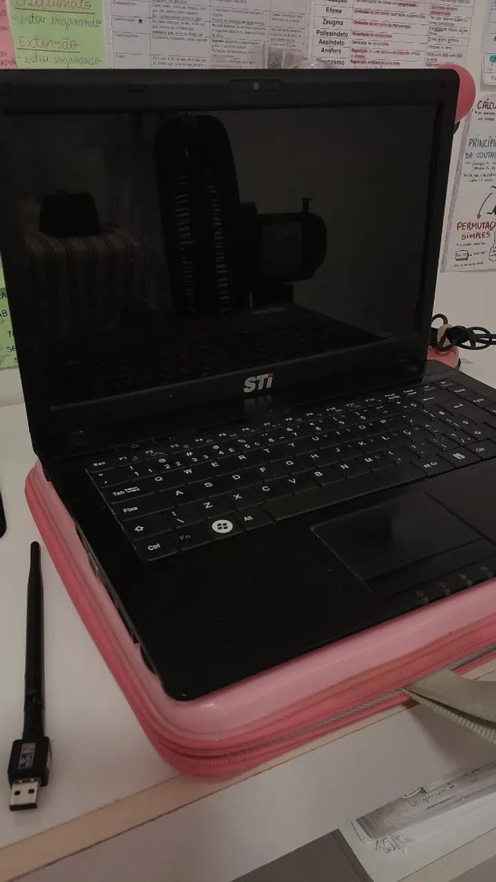 VENDO NOTEBOOK STI - WINDOWS 7 Notebook STI com Windows 7. 