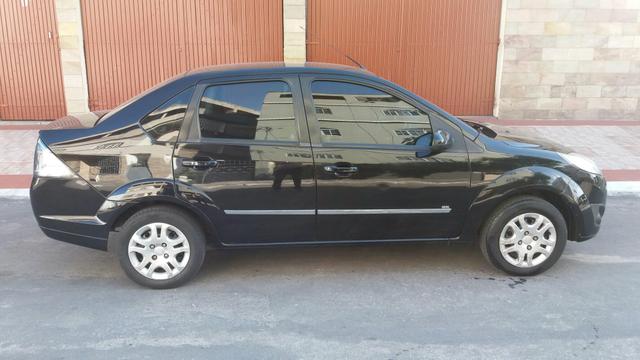 FIESTA 1.6 sedã novinho kit gás, manual e chave reserva