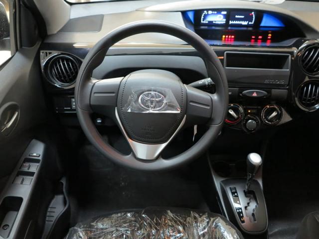 TOYOTA ETIOS HATCH X 13L AT 19/20 - Foto 14