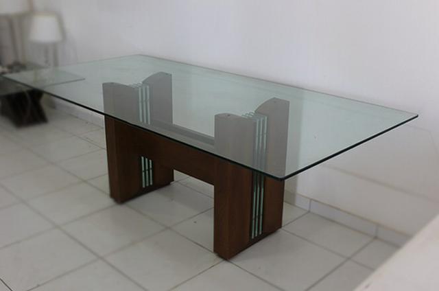 Vendo- Mesa 8 lugares R$: 2.200,00, e Armário Buffet R$:1.500,00