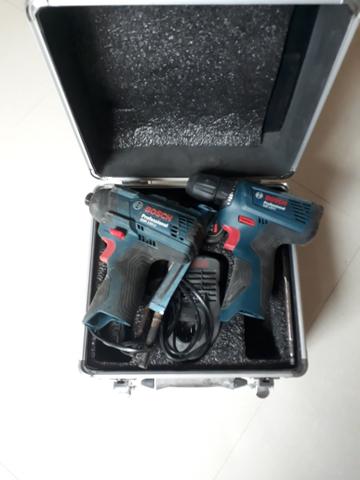 Vendo uma parafusadeira bocch e uma furadeira sao duas por 700