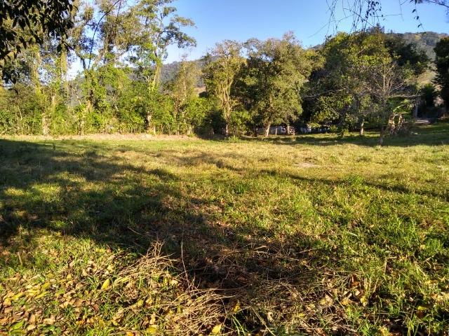 Caetano Imóveis - Terreno escriturado com 2.550m² ideal para sítios (400m do asfalto) - Foto 2