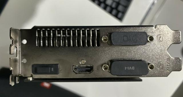 Vendo Placa de video AMD R9 290 4gb GDDR5 - Foto 4