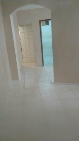 Alugo casa 550 água e luz já incluido - Foto 2