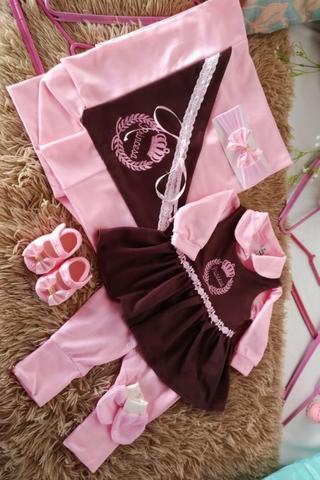Saída de maternidade para menina e menino completa