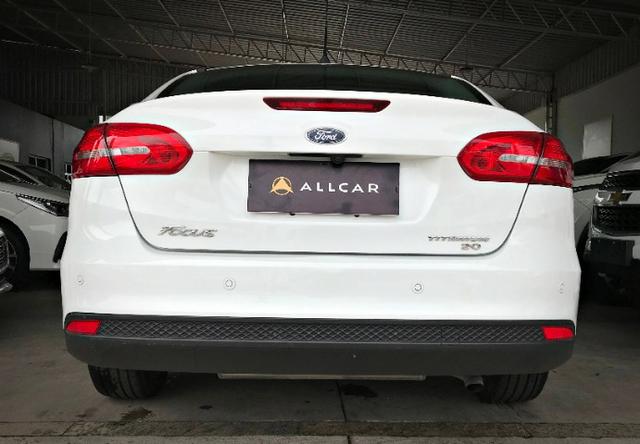 Ford Focus Titanium Fastback C/ Teto Solar 2.0. Branco 2016/2017 - Foto 3