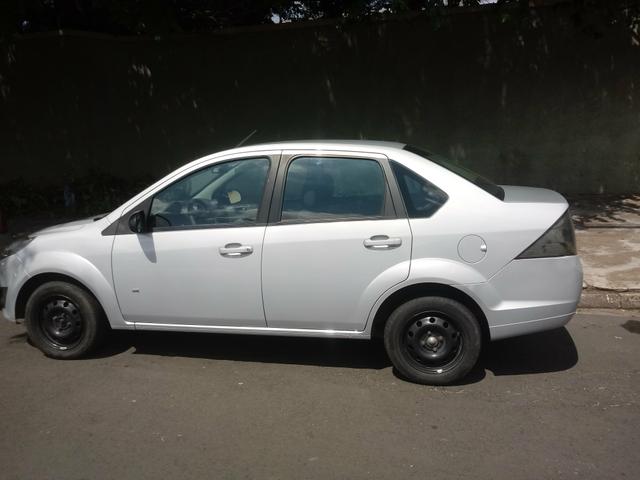 Fiesta SE sedan 1.0 prata 2013\2014 - Foto 2