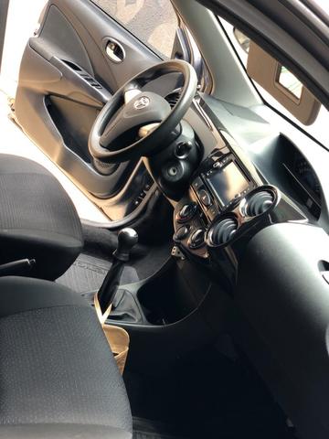 Toyota étios Hatch hb x 2014 1.3