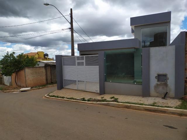 Vendo casa 3 quartos, sendo os 3 suites. Imóvel novo, vamos entregar pronto!