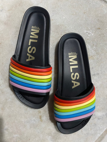 sandalia arco iris melissa