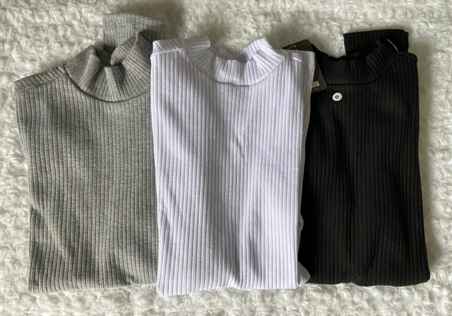 Vendo lindas blusas caneladas preta, branca e cinza Somente no P agora - Foto 3