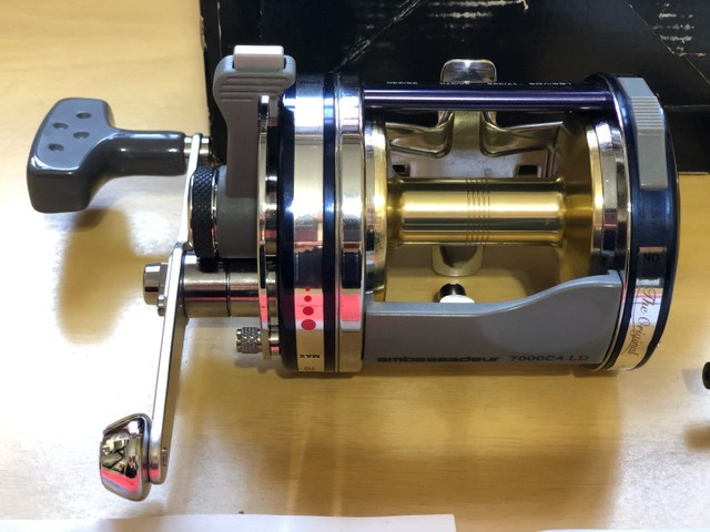 Carretilha Abu Garcia Ambassadeur 7000 C4 LD Novo - Hobbies e