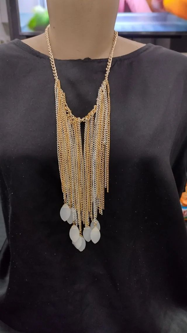 Lote com 4 Colares novos  - Foto 3