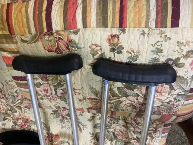 MULETAS AXILARES E BOTA TIPO ROBOFOOT M 38 A 42.  - Foto 3