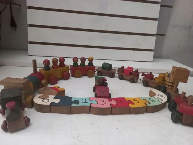 Conjunto antigo madeira trenzinho e centopeia  - Foto 2