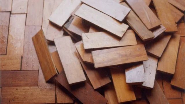 Vendo taco piso de madeira e em ótimo estado