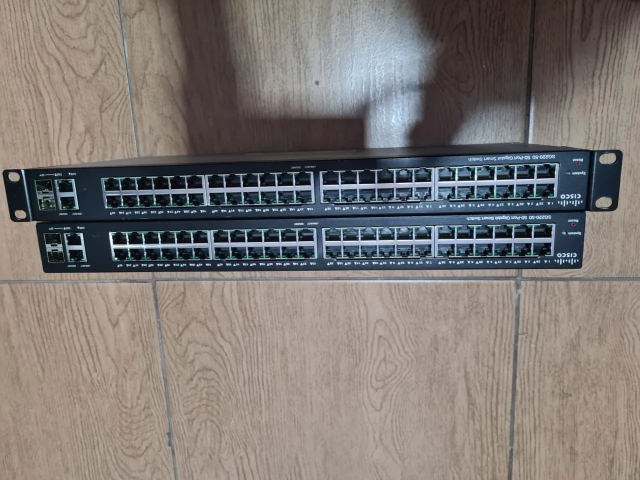 1.500 CADA. 2 Switches Cisco SG220-50 Gigabit Ethernet - Foto 4