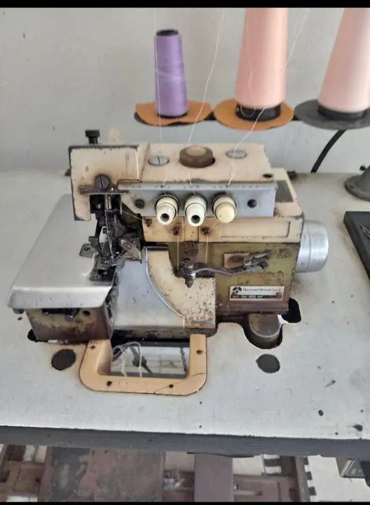 Máquina de costura industrial