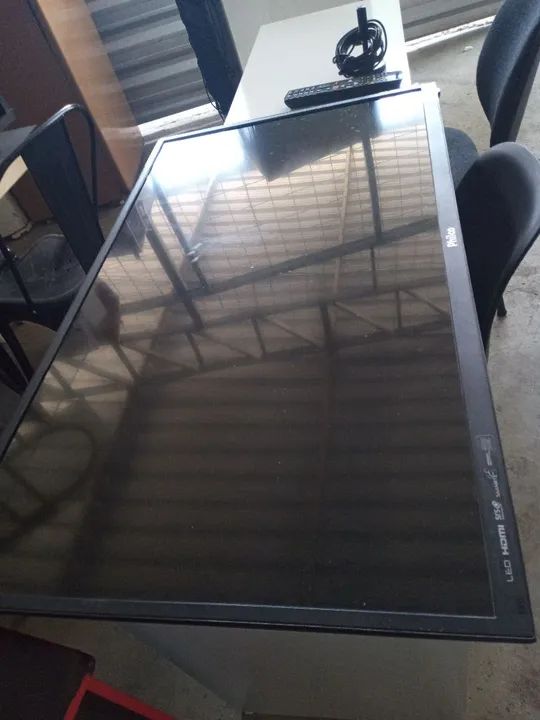 TV smart 42p Philco com controle e antena 