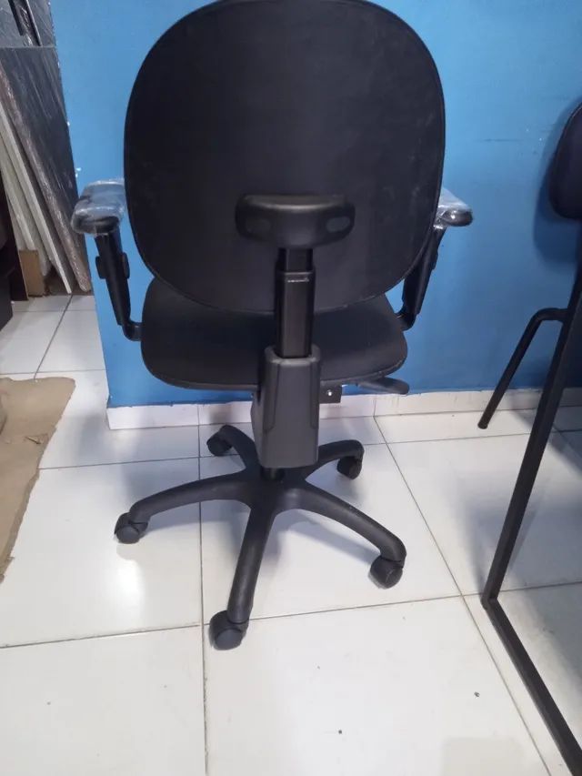 Cadeira giratória com regulagens NR17 - Foto 4