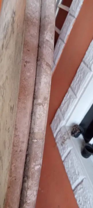 Pedra de mármore travertino  1.60 por 1.60 mts + pernas mesa - Foto 2