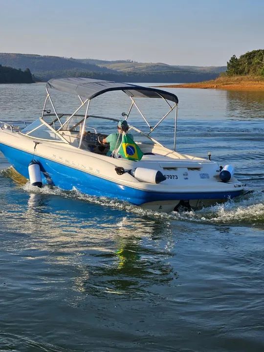 Lancha Bayliner - 9 lugares